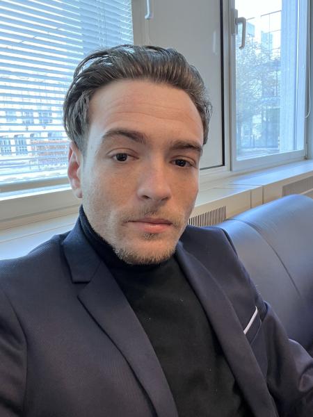 Amir  saker